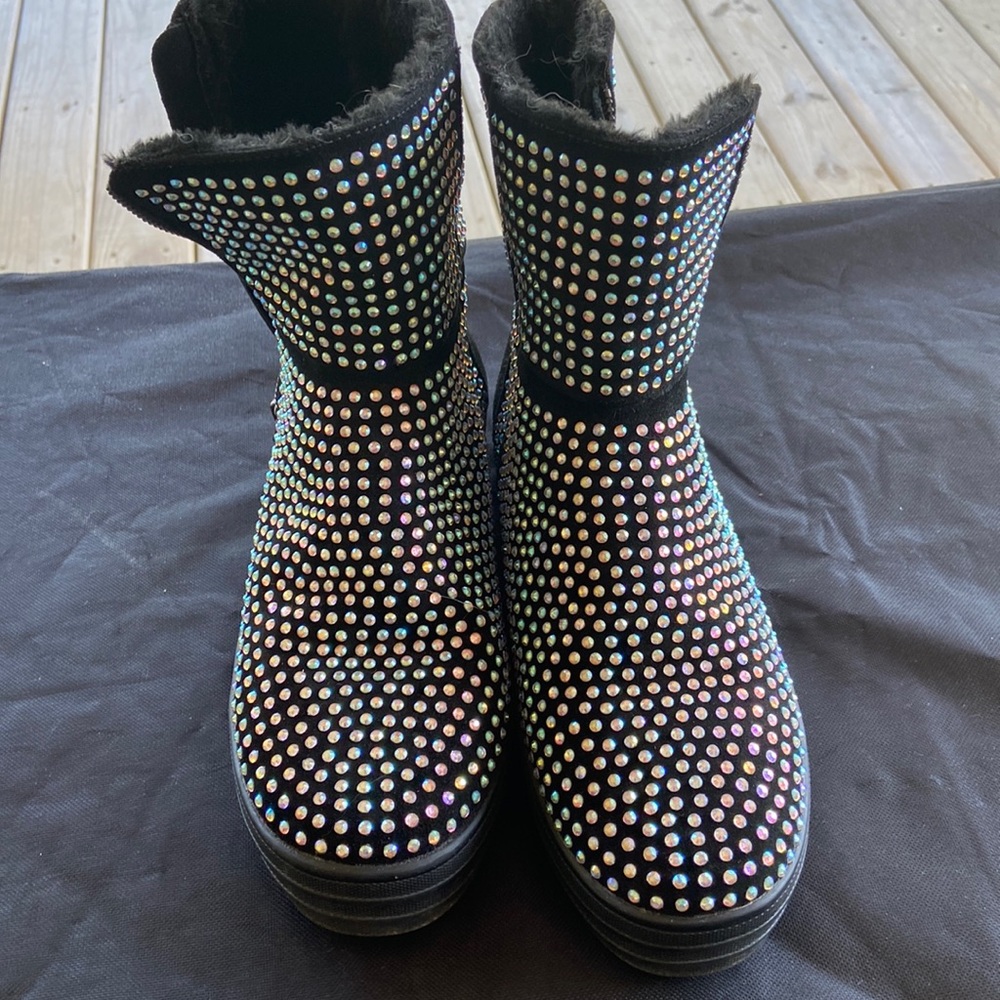Cute boots!